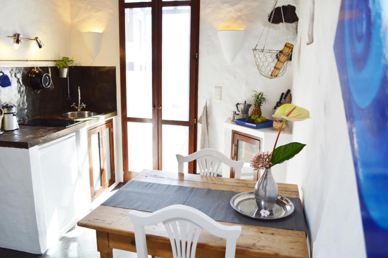 Uga Stylish Getaway With Secluded Patio In Lava Finca מראה חיצוני תמונה